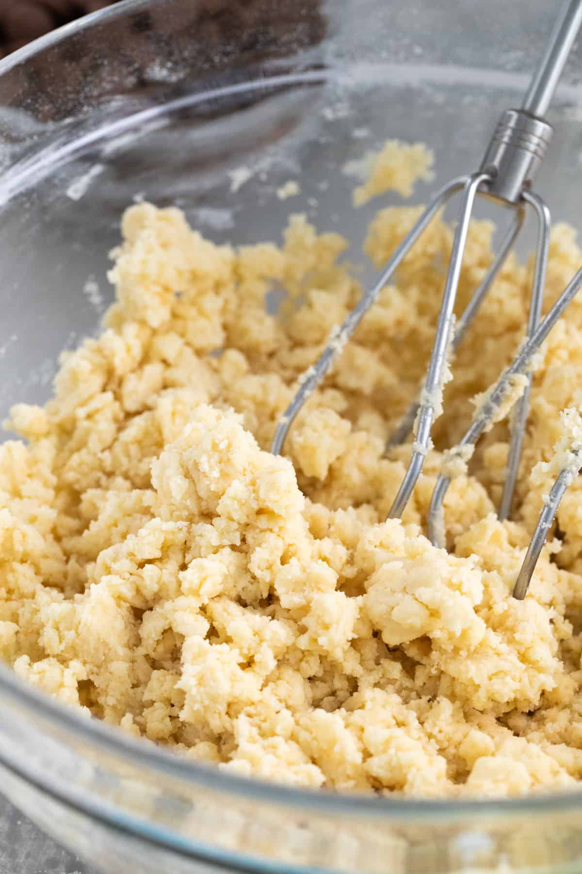 powdered sugar and butter beat together.