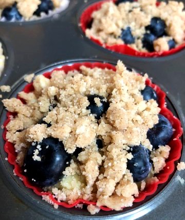 blueberry buckle cupcakes before baking