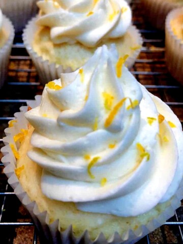 lemon-curd-filled-cupcakes