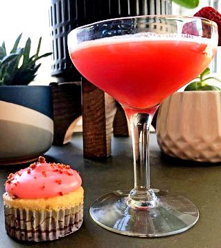 strawberry gin cocktail and strawberry cheesecake cupcake