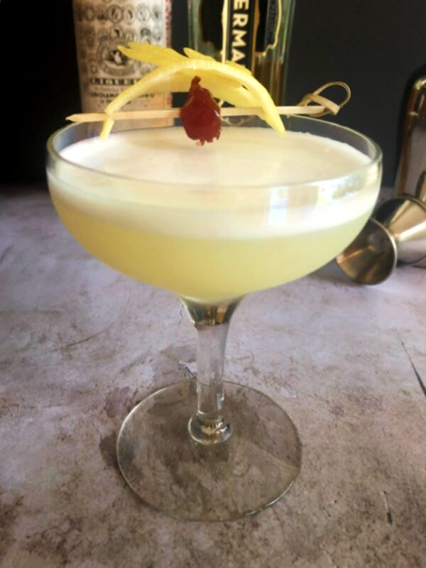 gin elderflower cocktail