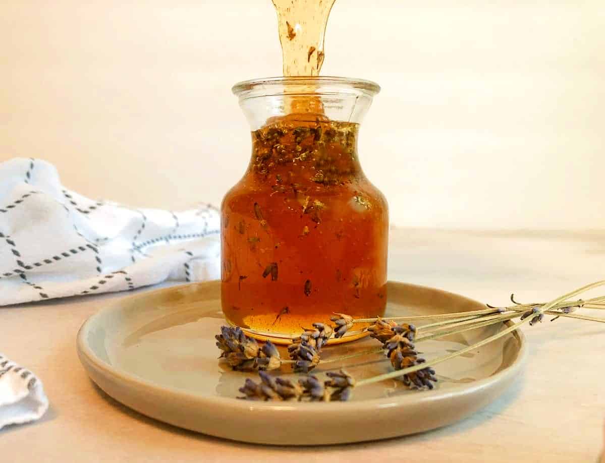 lavender-honey-in-a-jar