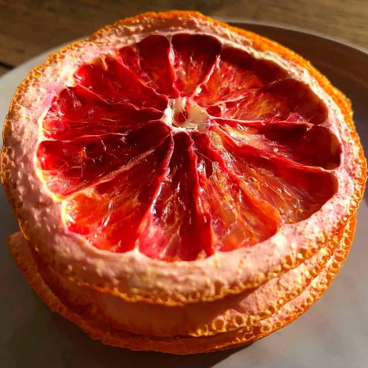 dehydrated-oranges-on-a-plate
