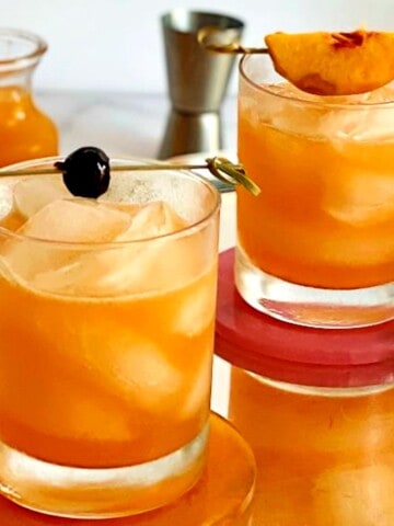 peach whiskey sours