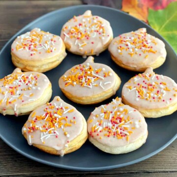 air fried donuts with pumpkin spice frosting
