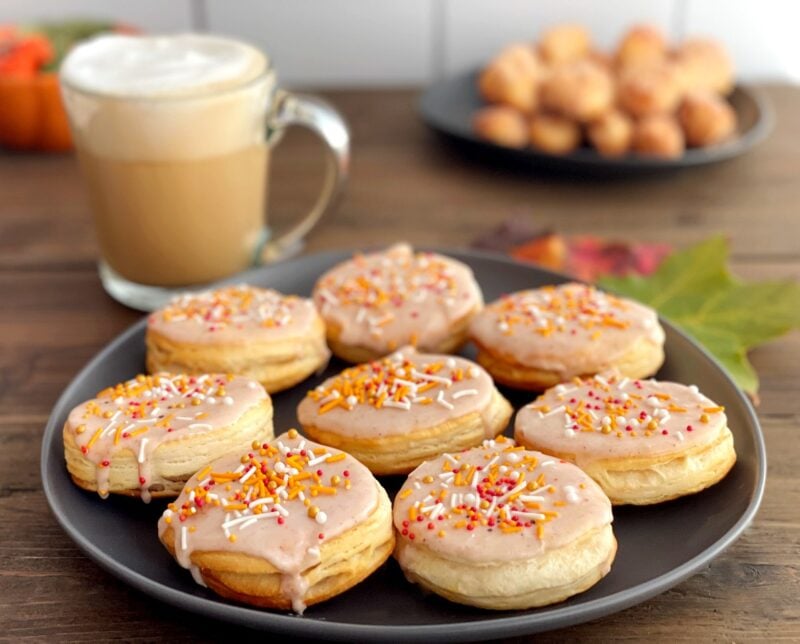 air fried pumpkin spice donuts and a latte