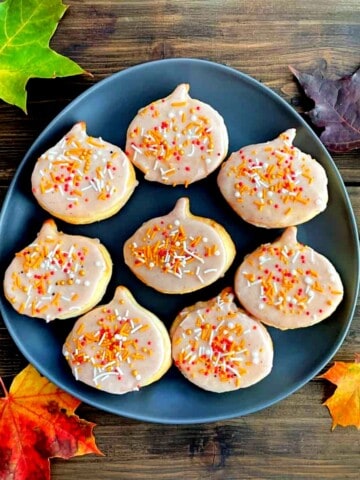 pumpkin-spice-donuts-with-sprinkles