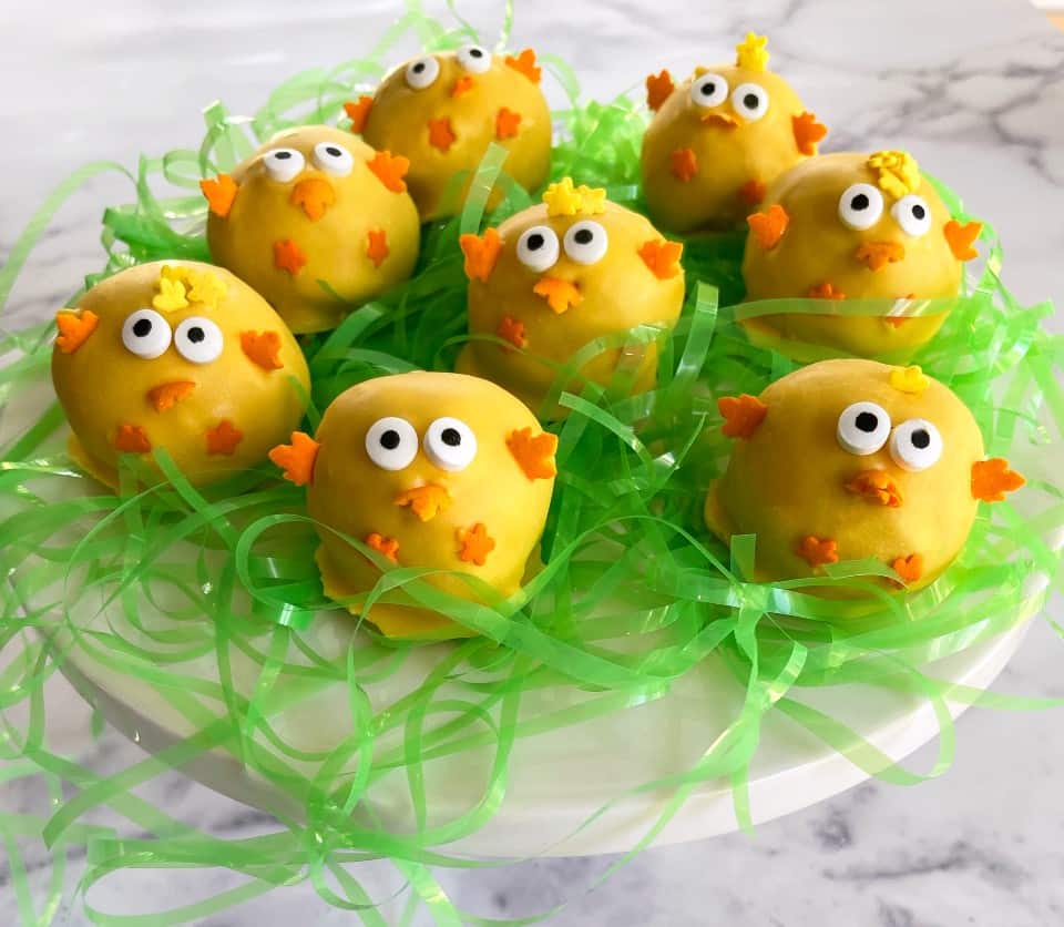 easter chick cake pops.