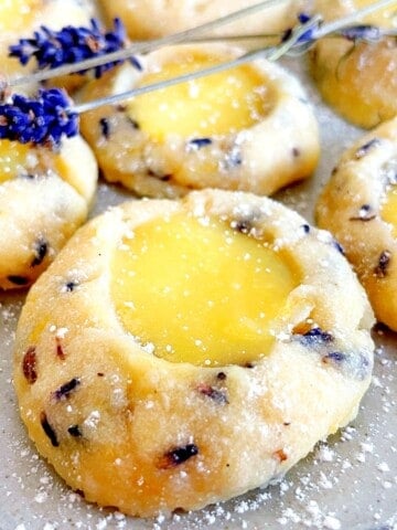 lemon lavender shortbread cookie with lemon curd.