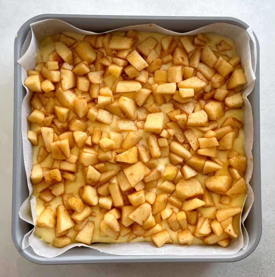 apple layer for cheesecake bars.