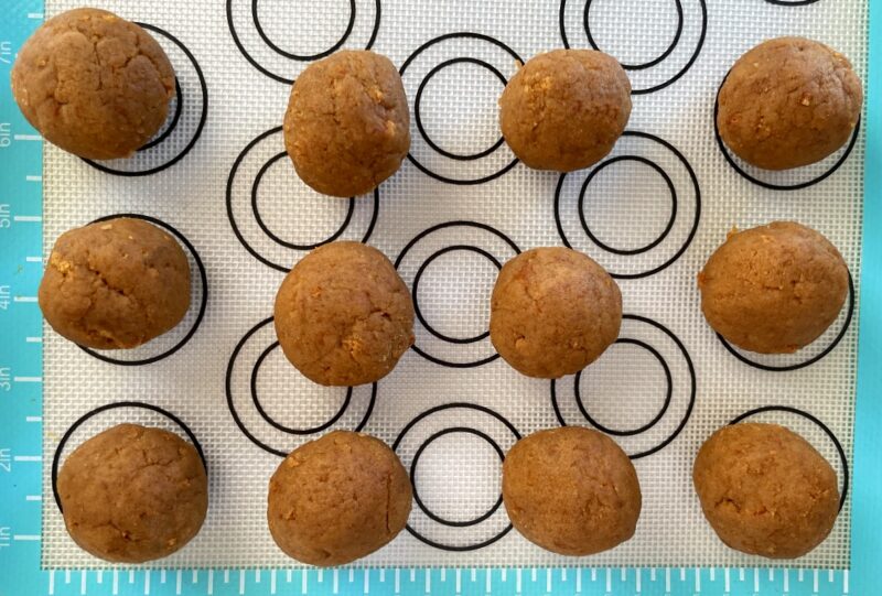 gingerbread cake balls on a silicone mat