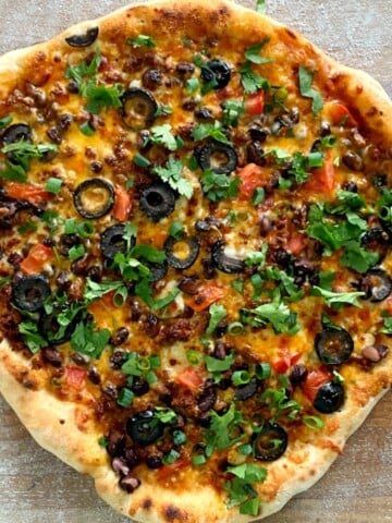 baked taco pizza.