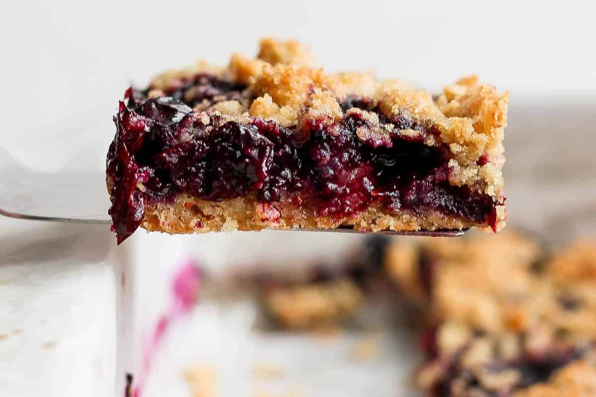 blueberry-crumb-bars.