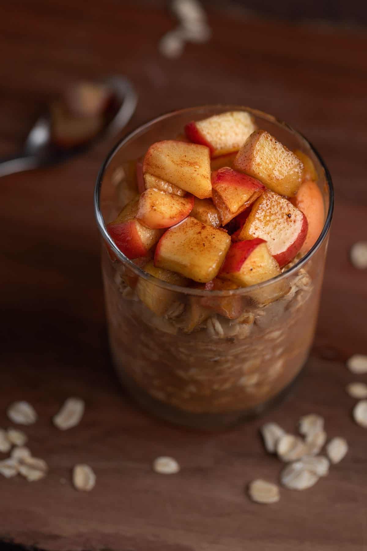 apple-pie-overnight-oats.