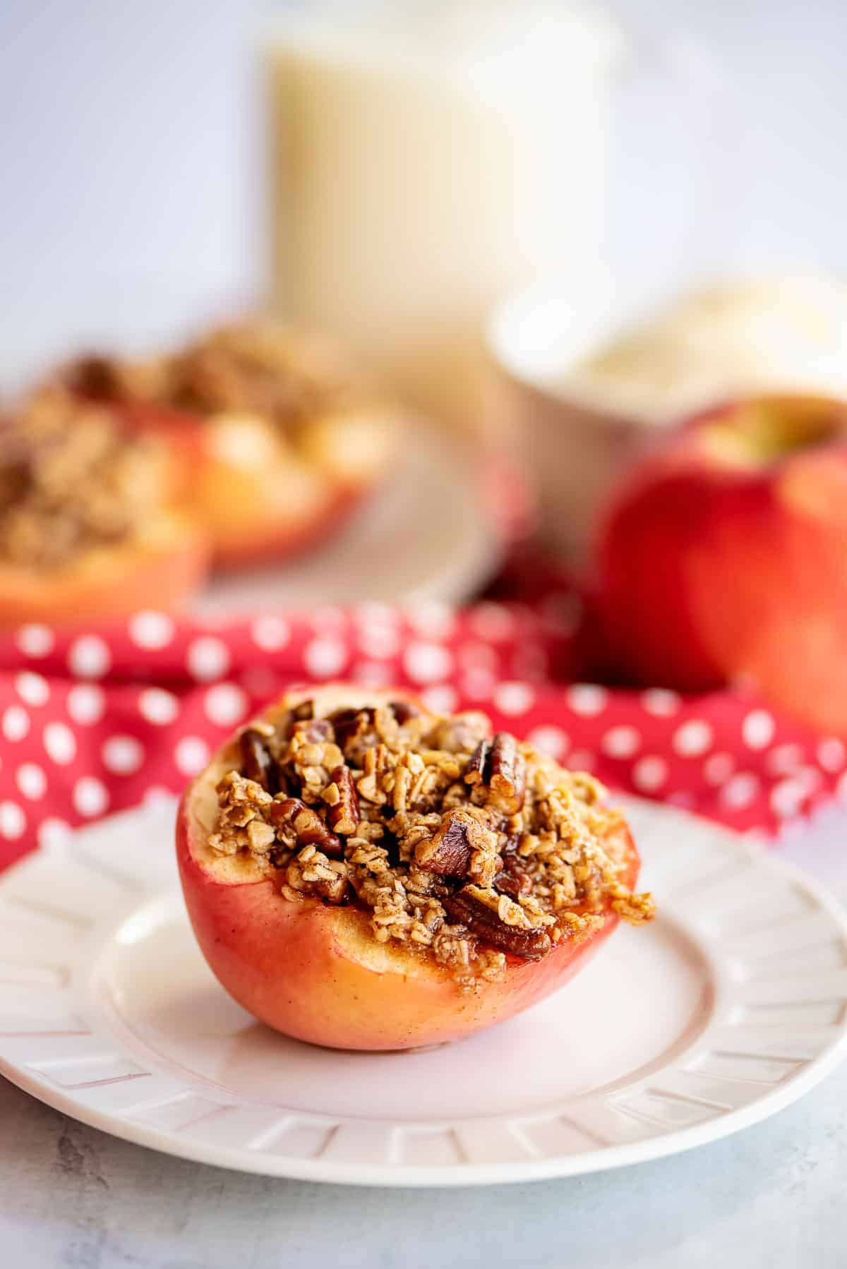 baked-apple-with-crumble-topping.