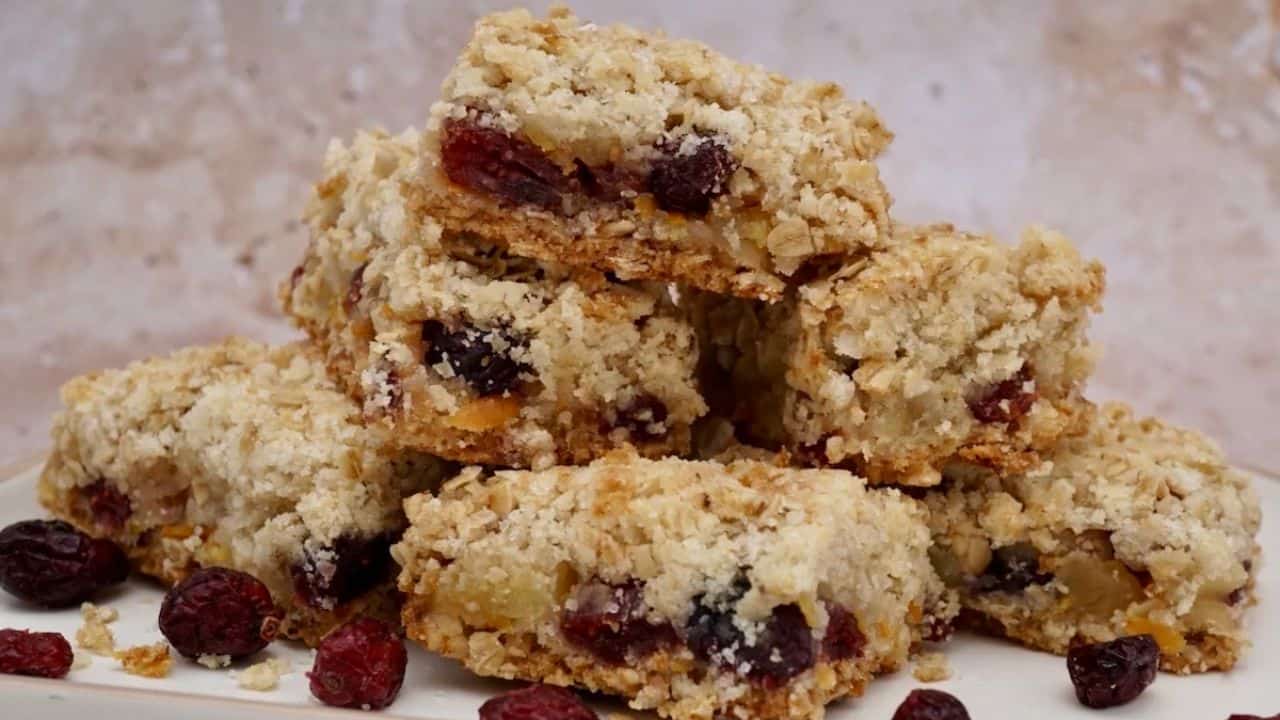 Cranberry and Apple Crumble Bars