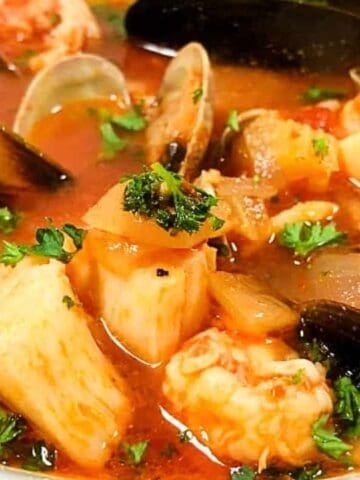Easy Cioppino Seafood Soup