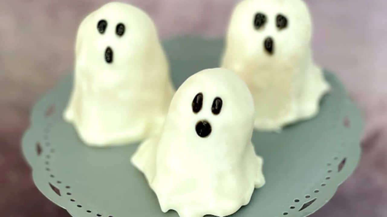 Ghost Cake Pops