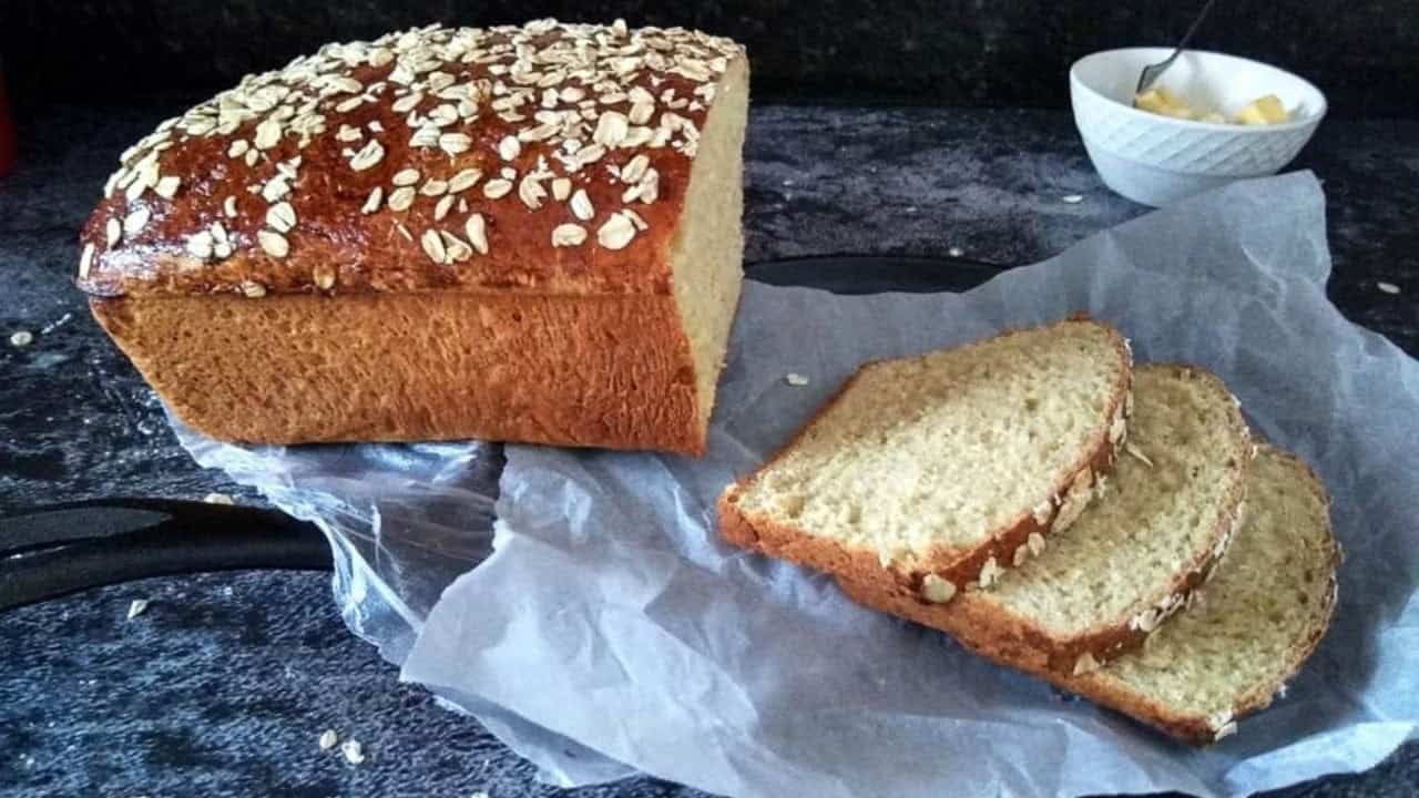 Honey-Oats-Bread.