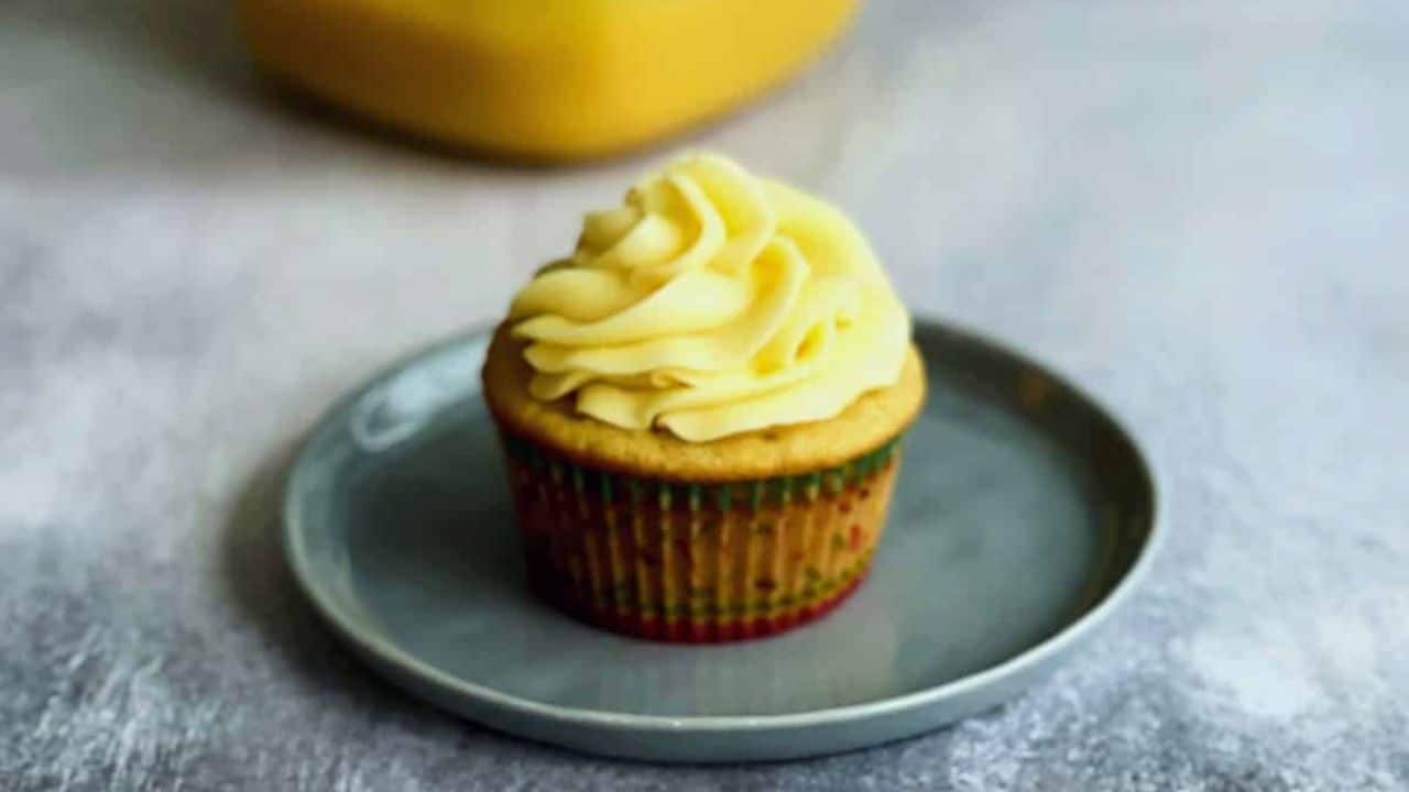 Passion Fruit Cupcakes