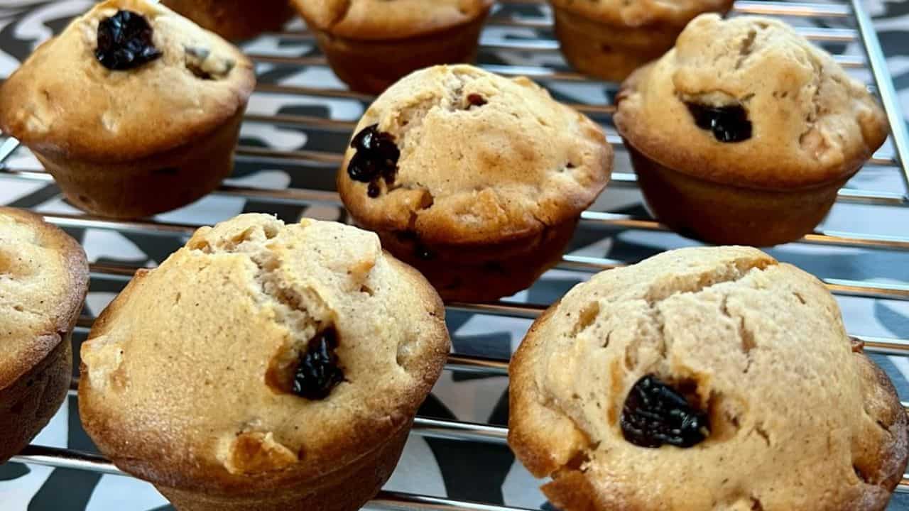 Apple Cherry Muffins