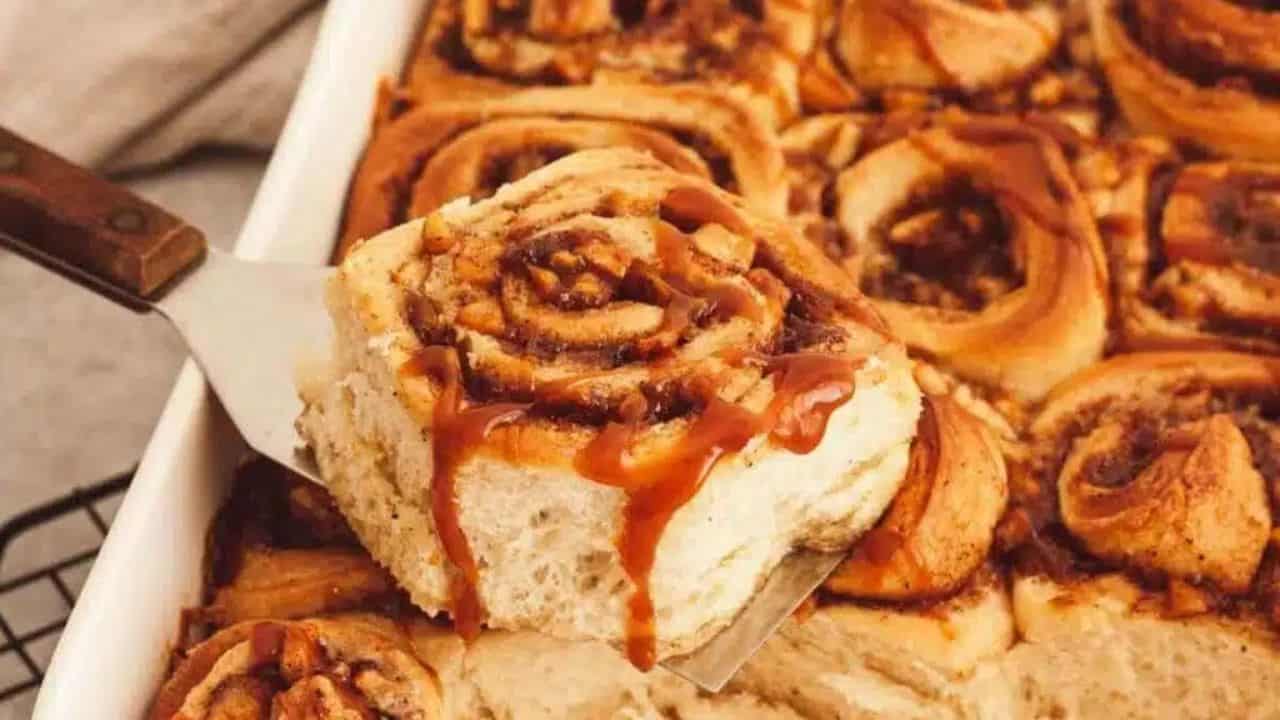 Apple Pie Cinnamon Rolls