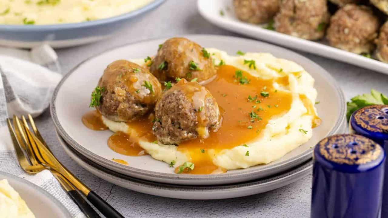 Meatballs and Mashed Potatoes (1)