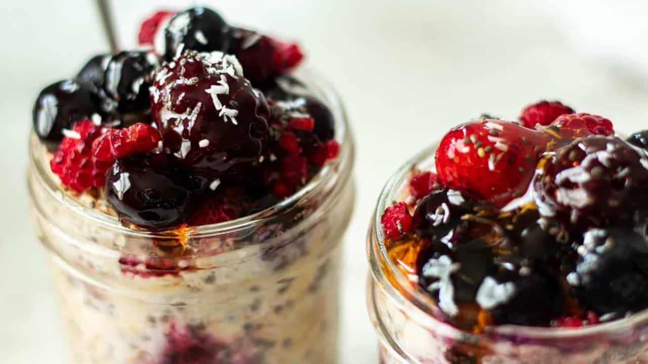 Overnight Oats with Frozen Fruit