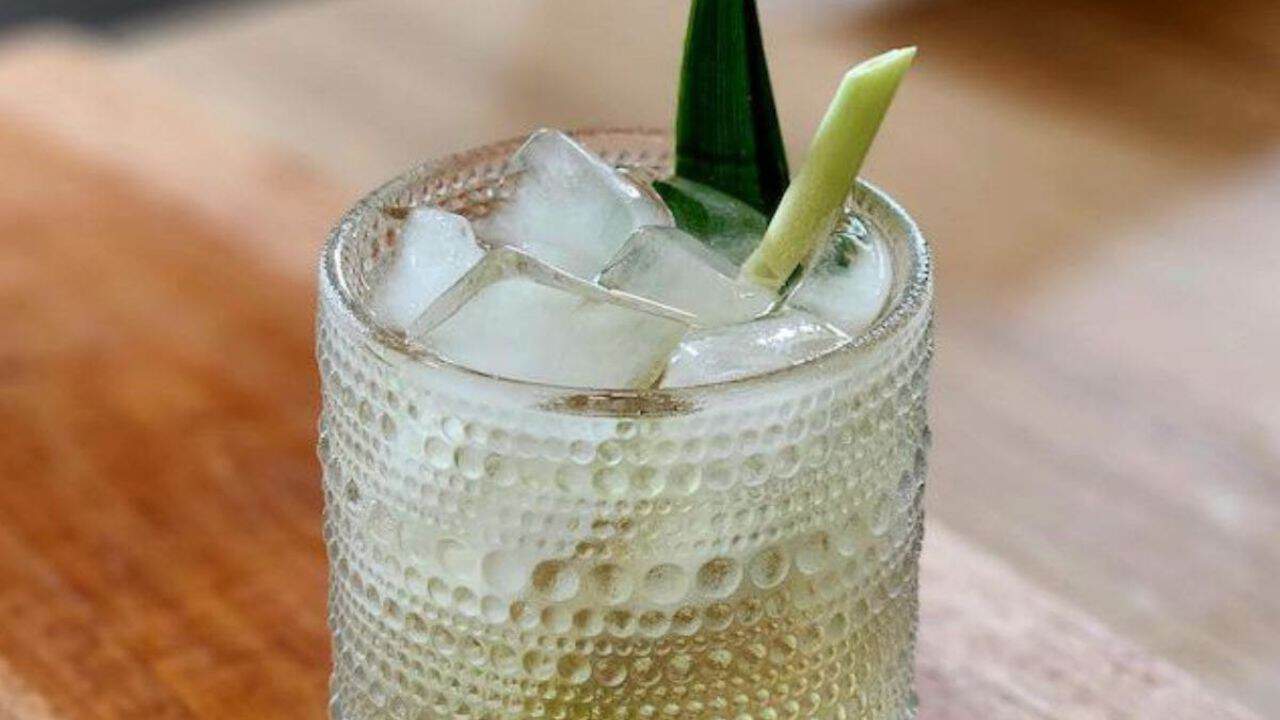 Refreshing Lemongrass Drink with Pandan