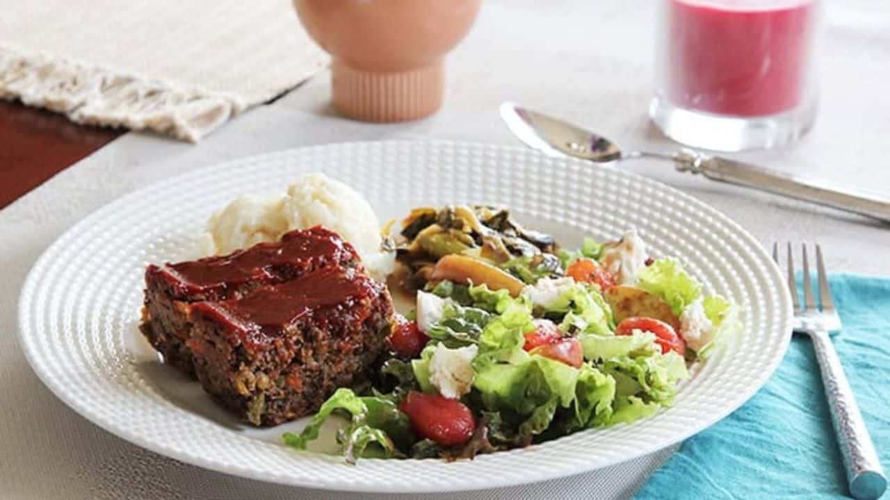 Quinoa-Lentil Loaf Dinner