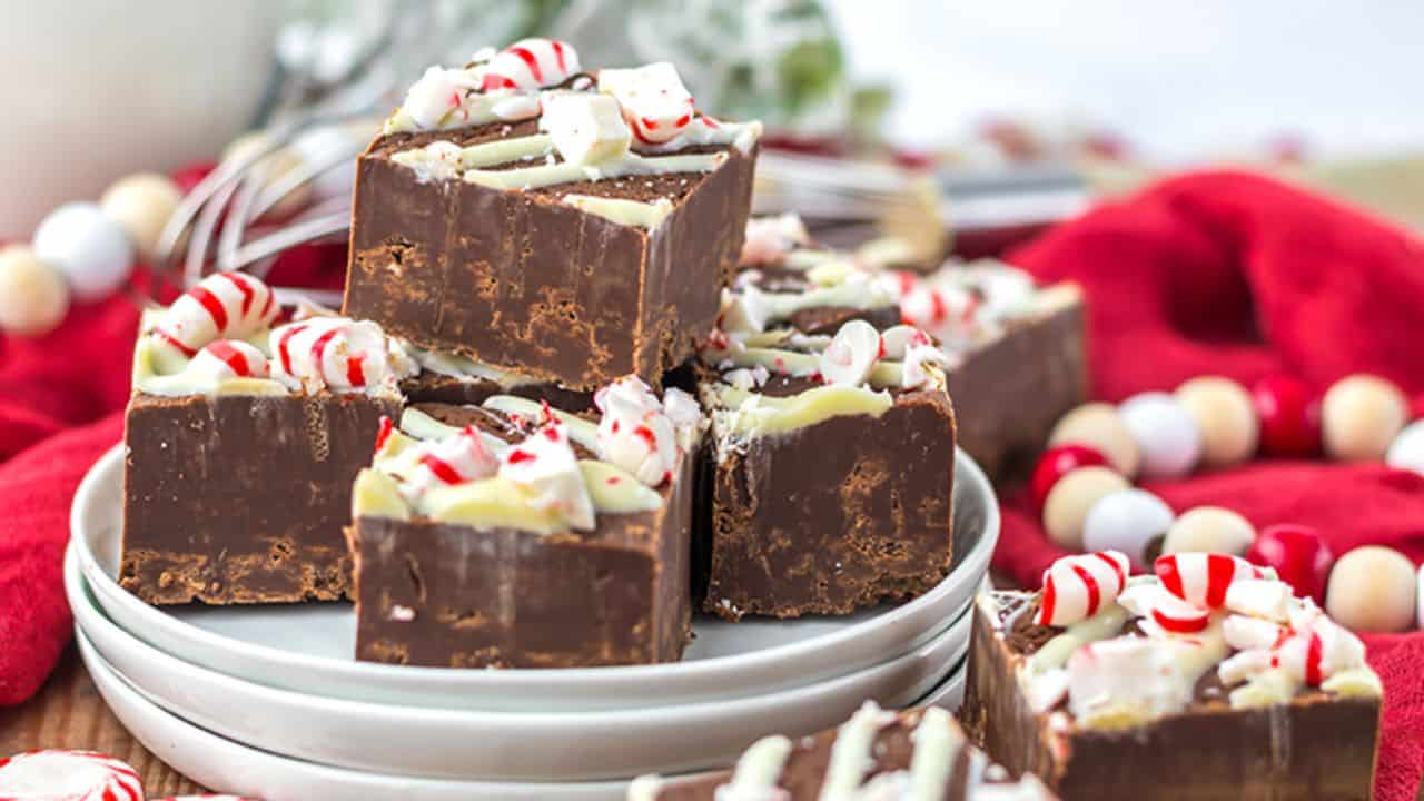 Slow Cooker Chocolate Peppermint Fudge