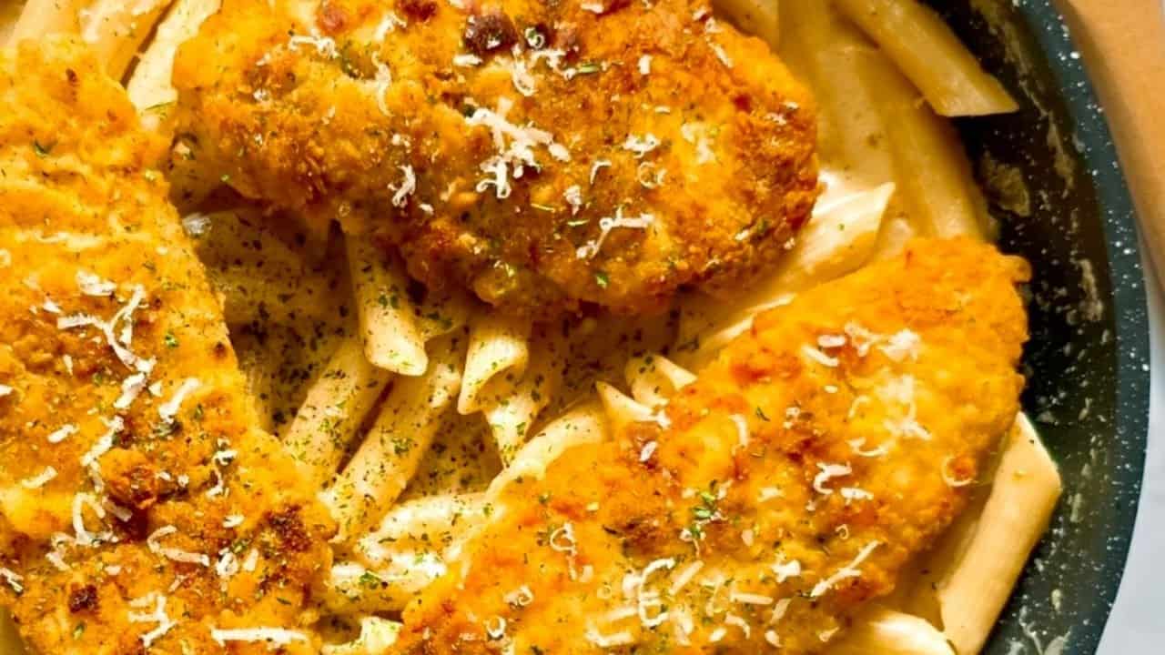 Creamy Garlic Parmesan Pasta with Chicken Recipe