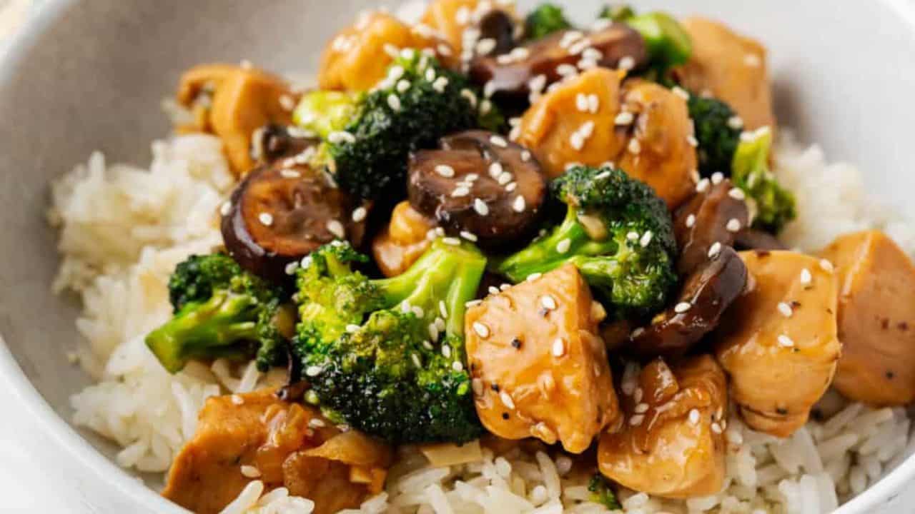 Chicken, Broccoli and Mushroom Stir Fry