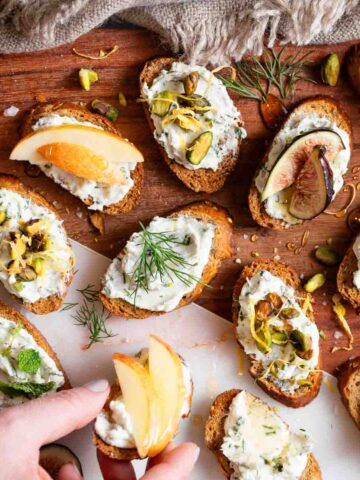Easy Goat Cheese Crostini
