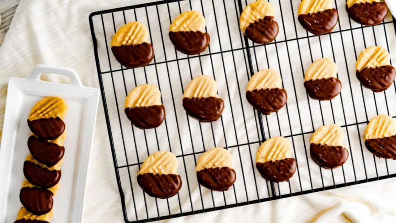Easy Heart Peanut Butter Cookies