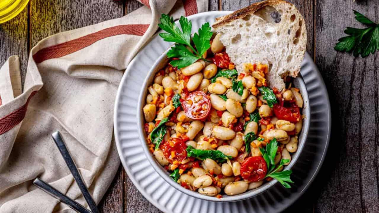 Sautéed Italian White Beans with Kale and Tomatoes