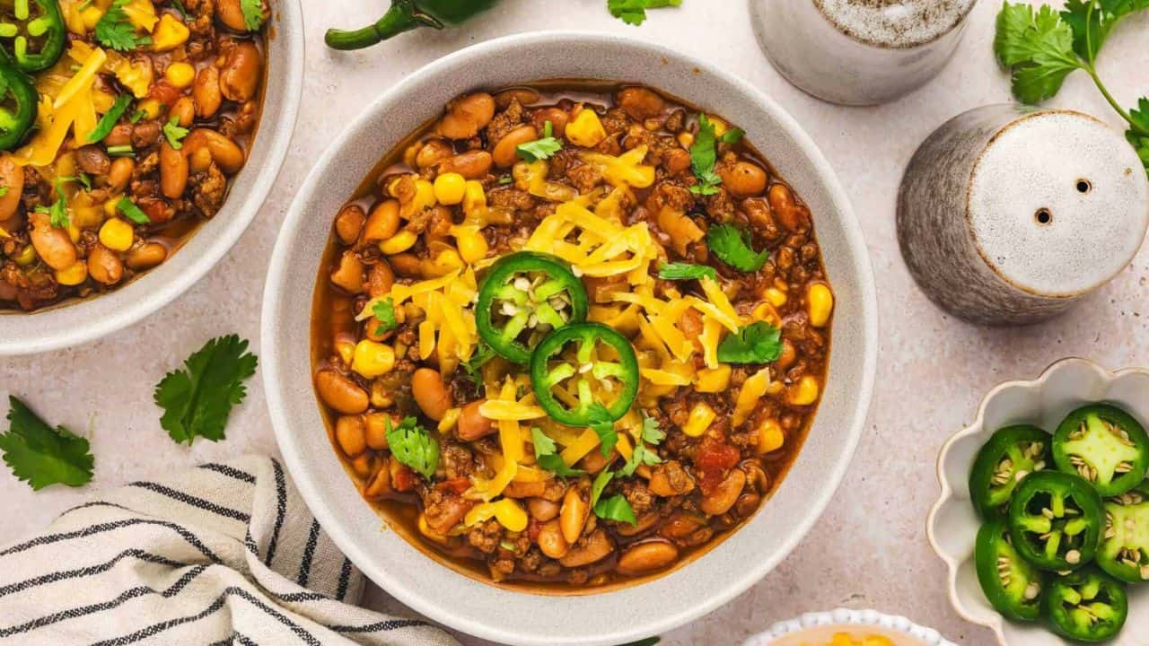 Slow Cooker Chili With Beef and Pinto Beans