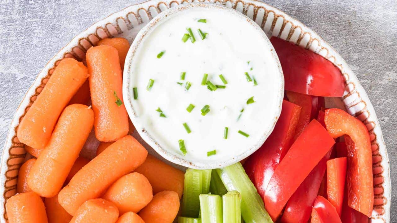 5 Minute Ranch Yogurt Dip