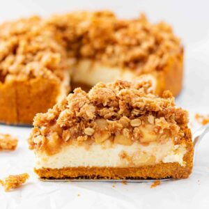 Apple Crumble Cheesecake