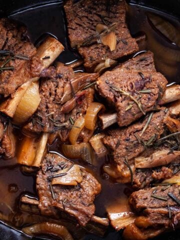 Slow Cooker Beef Short Ribs