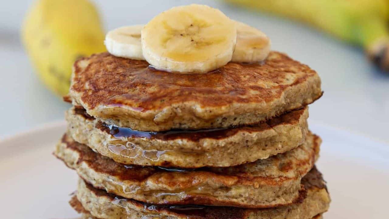 Healthy Banana Oatmeal Pancakes