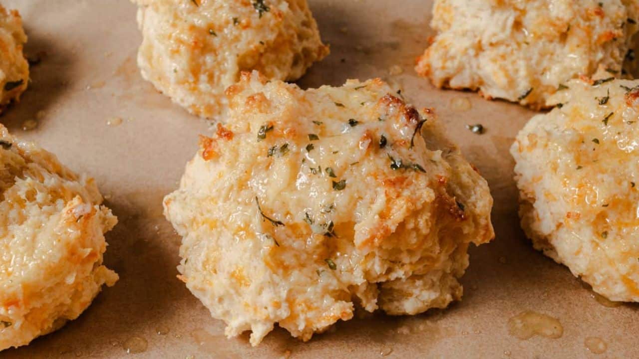 Cheddar Bay Biscuits