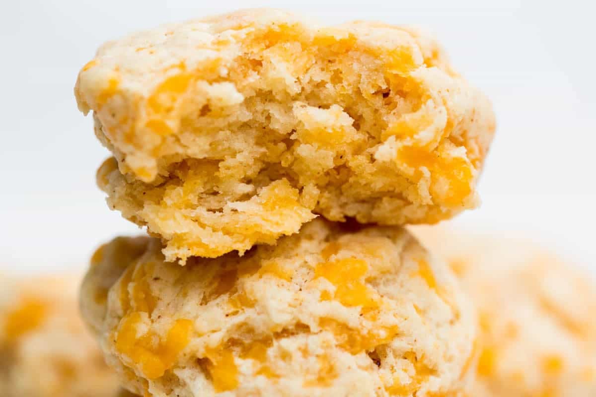 Easy Sourdough Discard Cheddar Biscuits