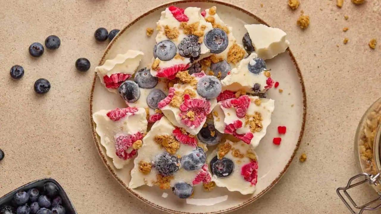 Frozen Yogurt Bark with Fresh Berries and Granola