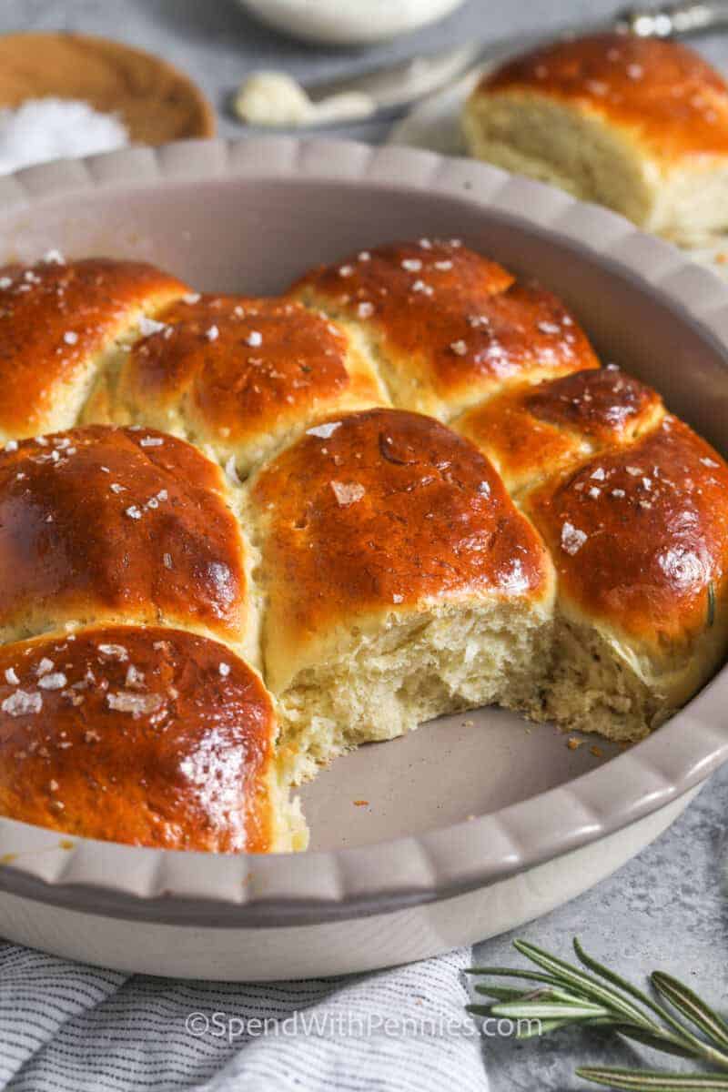 Rosemary Garlic Dinner Rolls
