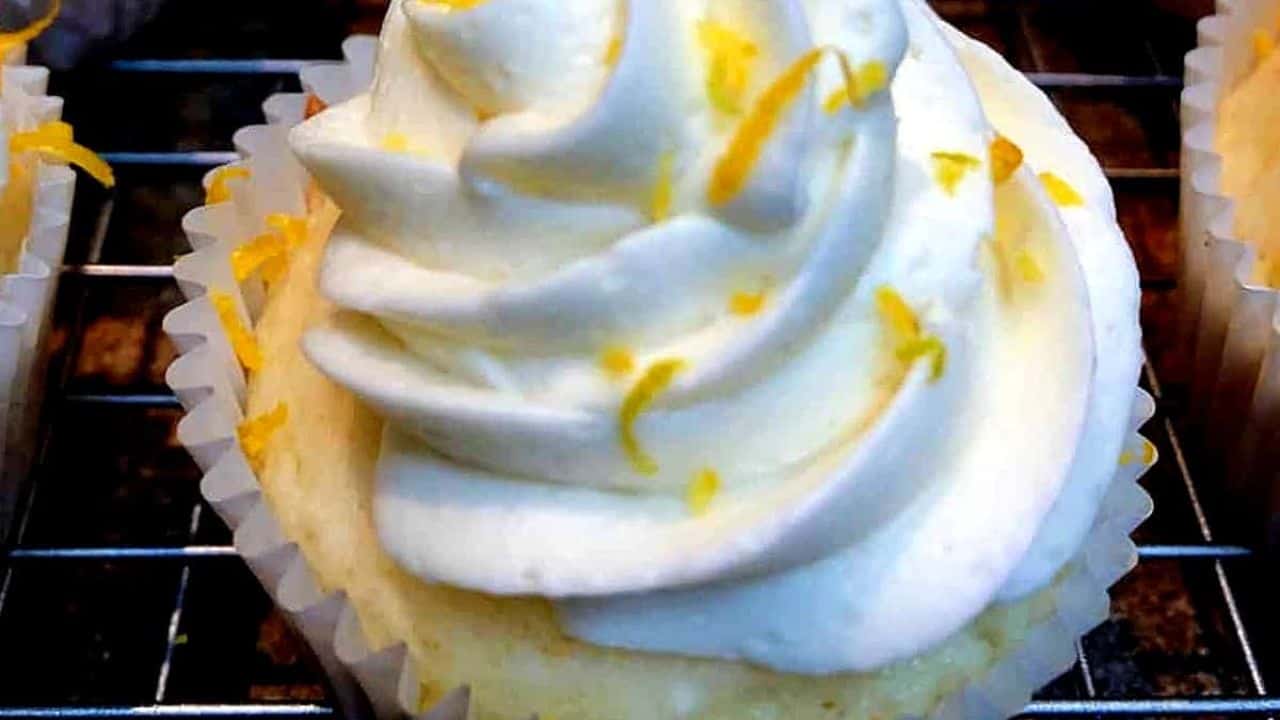 Lemon Curd Cupcakes