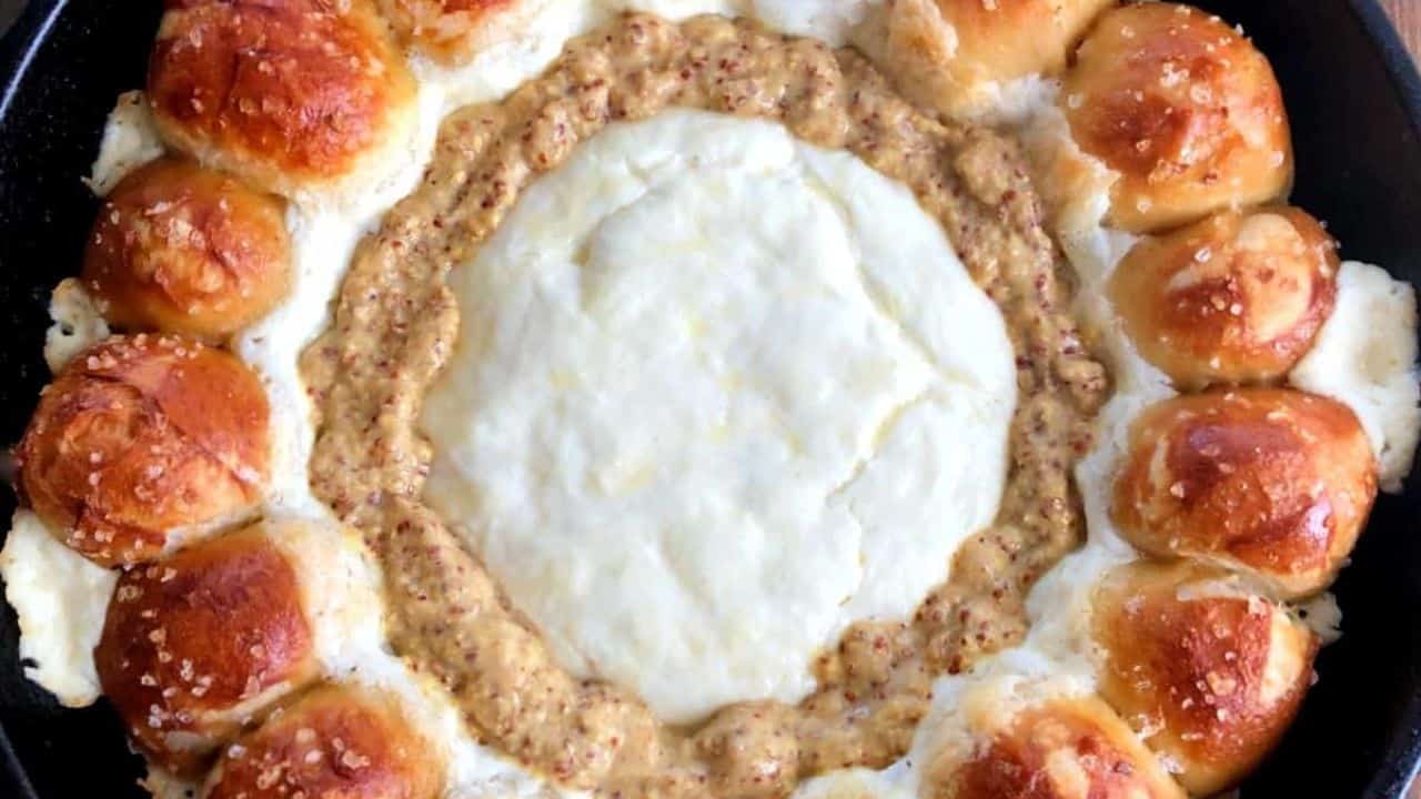 Pretzel Ring with Cream Cheese Mustard Dip