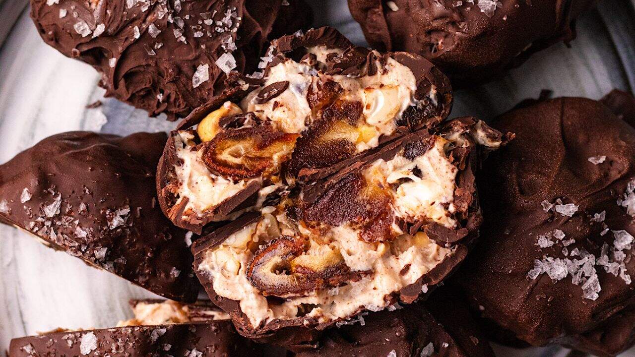 Snickers Frozen Yogurt Clusters