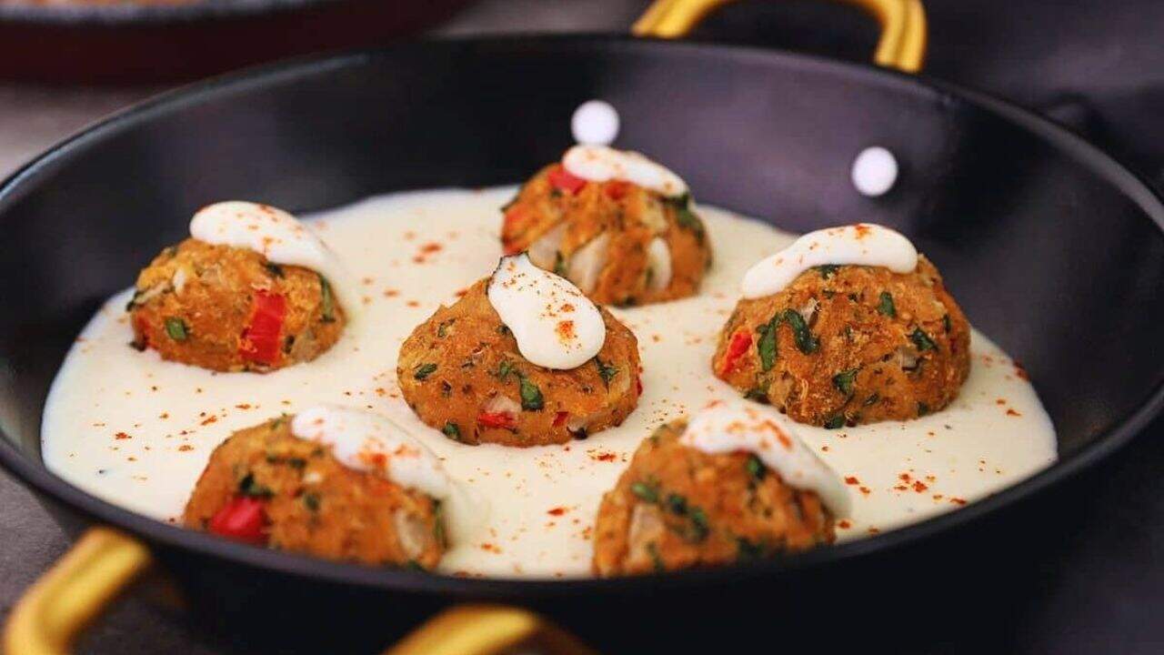 Tuna Meatballs in Yogurt Sauce