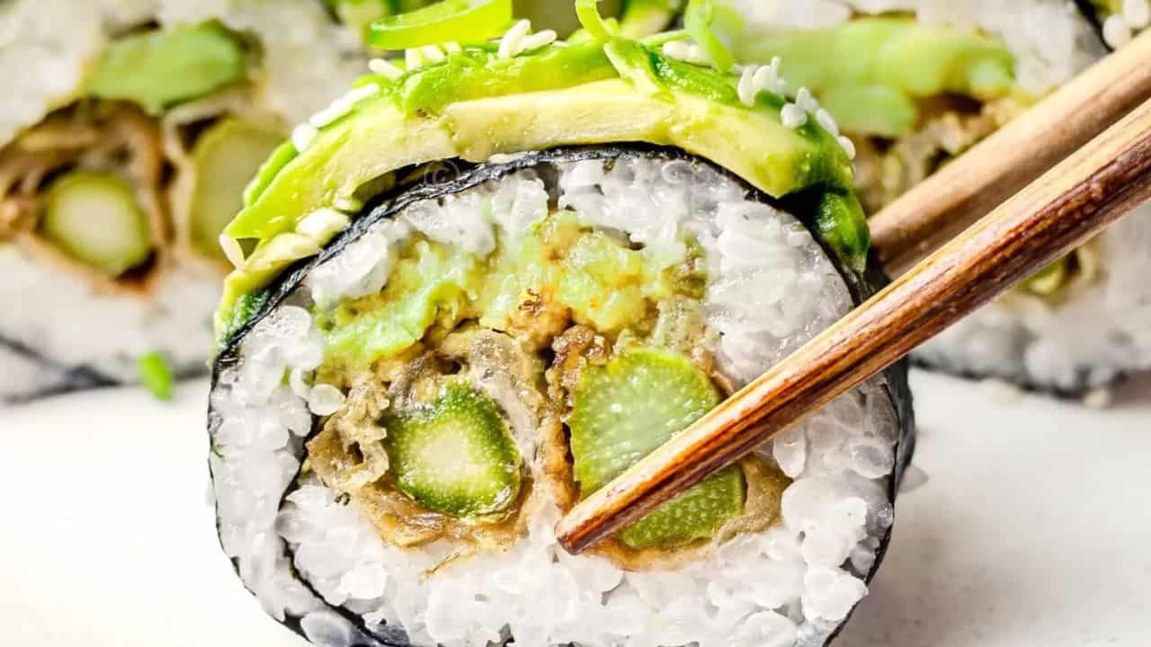 Asparagus Sushi Roll